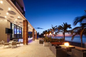 3 restaurantes, se sirve desayuno