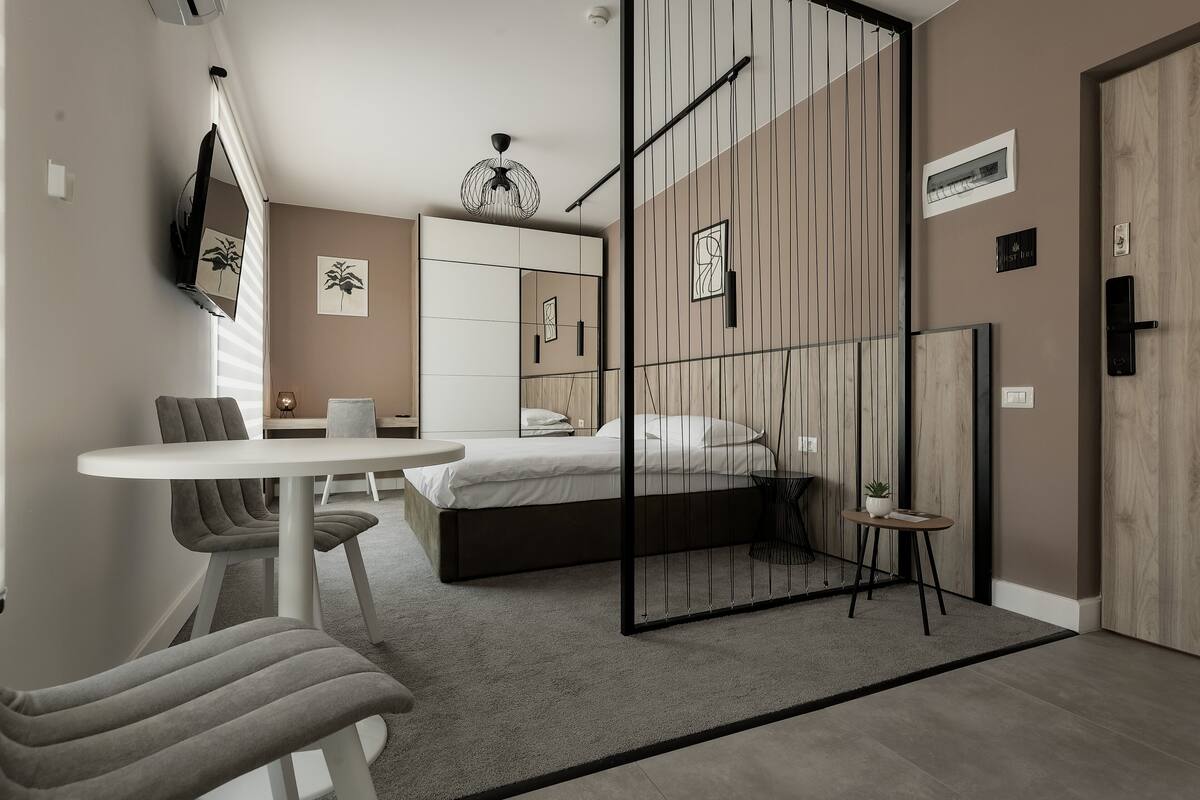 Business Apartment | 1 bedroom, iron/ironing board (on request), WiFi (free)
