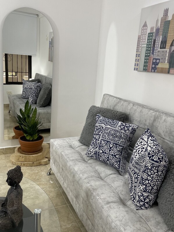 Smart TV - Maravilloso Apartamento Recién Remodelado a 2 Minutos del Metro de Medellín (Bello)