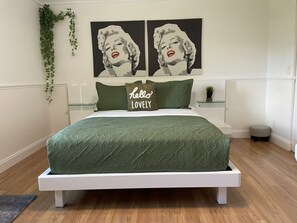 1 bedroom, desk, iron/ironing board, WiFi - Delightful Studio in Wellington (Wellington)