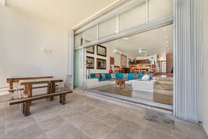 Interior - 4 BR Oceanfront Villa with Pool (Isla Mujeres)