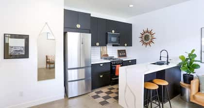 Casa Romanitca 2 guests Pet Friendly only 3 mil from the Beach