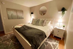 4 bedrooms, bed sheets