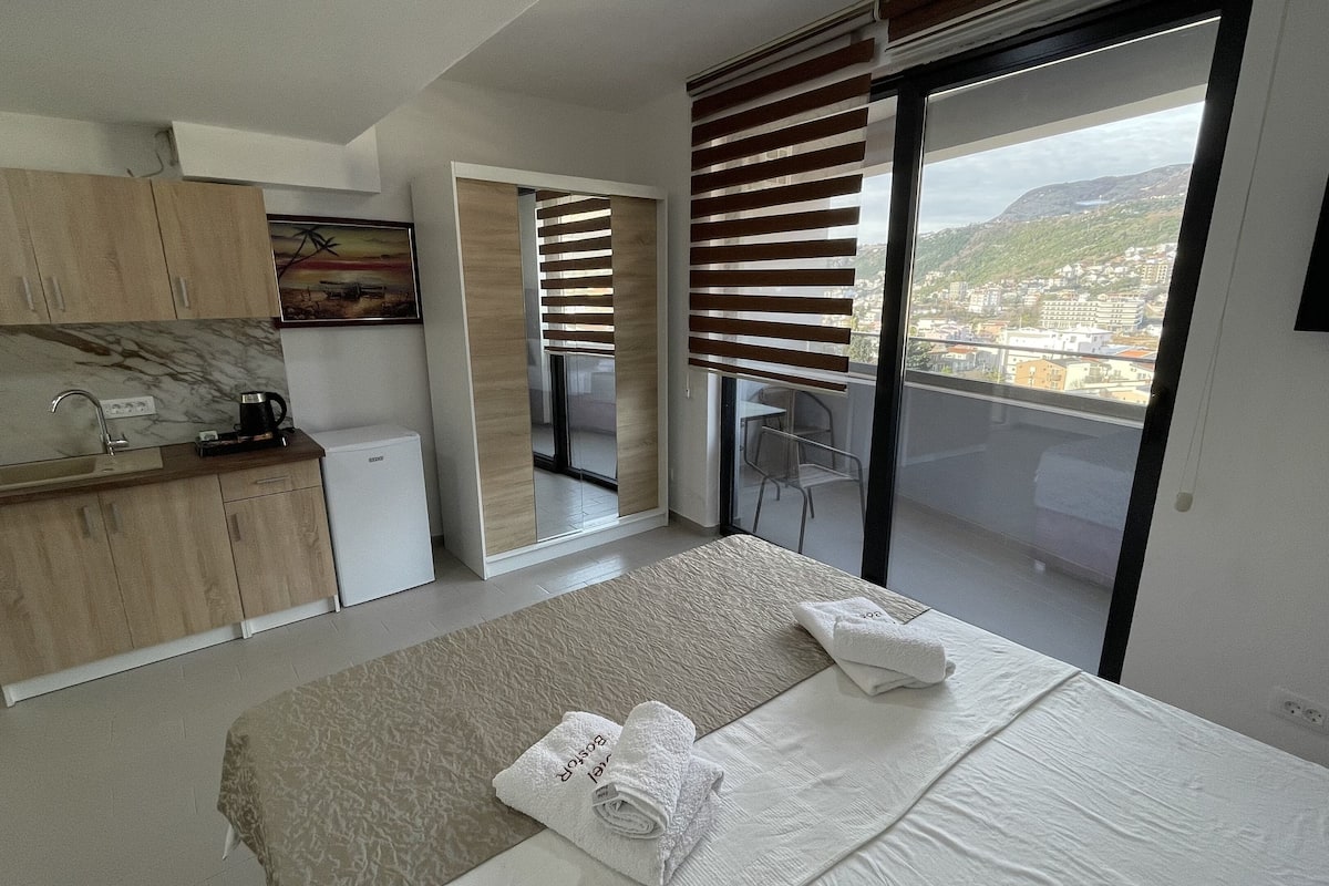 Quarto casal conforto | Lençóis italianos Frette, roupas de cama premium, cortinas blackout
