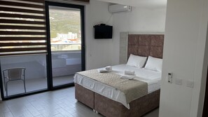 ملاءات إيطالية من طراز فريتي وأغطية فراش متميزة وبديكورات فريدة لكل غرفة