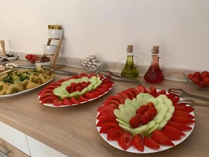 Breakfast buffet - BOSFOR HOTEL (Bar)