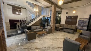 Lobby lounge - BOSFOR HOTEL (Bar)