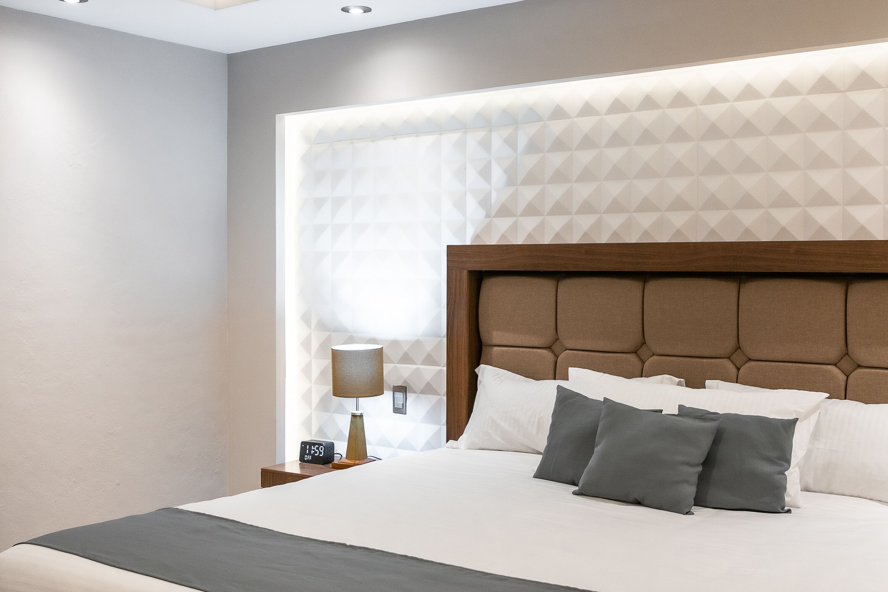 Deluxe Room, 1 King Bed | 1 bedroom, premium bedding, down comforters, pillowtop beds