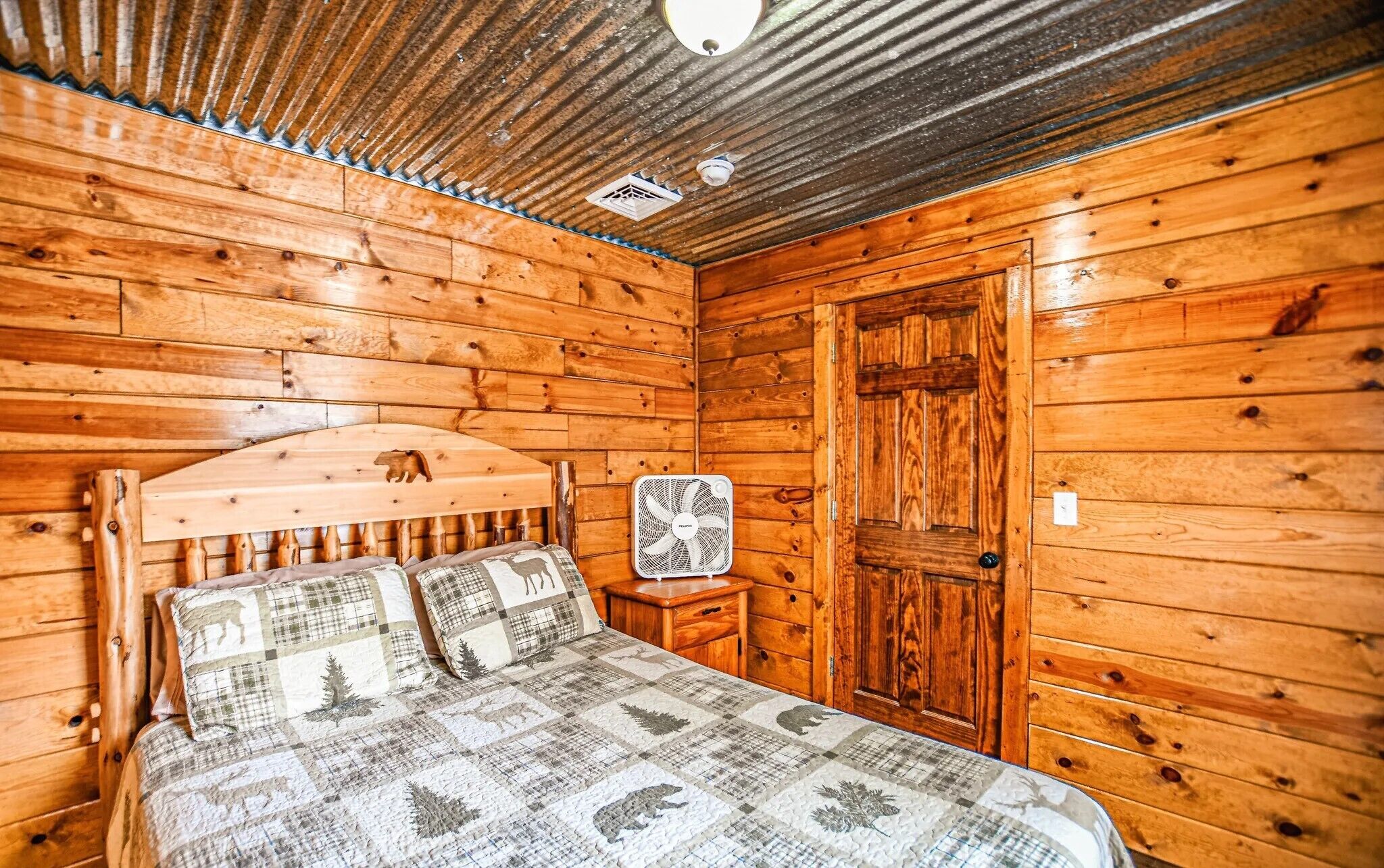 2 bedrooms, desk, free WiFi, bed sheets