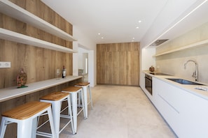 Frigorifero, microonde, forno, lavastoviglie