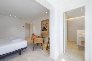 6 bedrooms, in-room safe, free WiFi, bed sheets