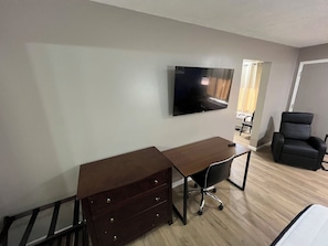 Presidential Suite, 1 Bedroom, Kitchenette | 1 bedroom, memory-foam beds, free WiFi