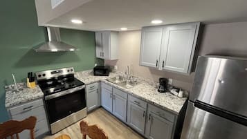 Signature Suite, 1 Bedroom, Kitchenette | Private kitchenette