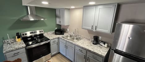 Signature Suite, 1 Bedroom, Kitchenette | Private kitchenette