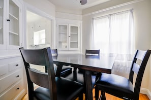 Dining - Lovely Palo Alto Cottage ~ Near Stanford, tech companies (Palo Alto)