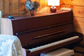 Interior - Cottage 'Gîte D'étape' with Shared Garden and Wi-Fi (Saint-Tugdual)