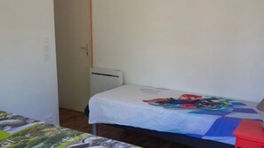 2 slaapkamers, een strijkplank/strijkijzer, wifi, beddengoed