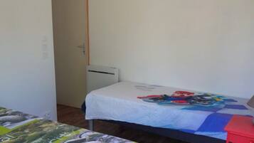 2 chambres, fer et planche Ă repasser, Wi-Fi, draps fournis