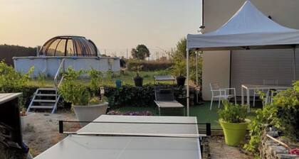 Maison 'Gite Paradis Des Oiseaux Du Jardin' avec piscine privée, terrasse privée et jardin privé