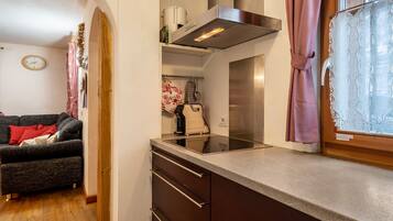 Køleskab, ovn, kogeplade, opvaskemaskine