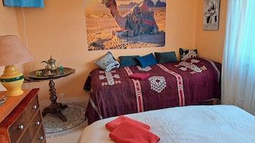 4 bedrooms, iron/ironing board, free WiFi, bed sheets