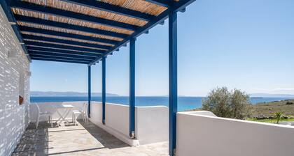 Holiday Home 'Punda Beach Seaside Retreat' with Sea View, Wi-Fi and Air Conditioning