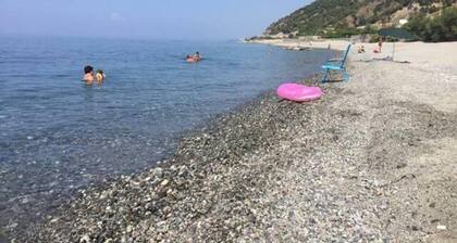 Apartment 'Tenuta Baronale Jò - Sant'elia 4' with Sea View, Shared Terrace