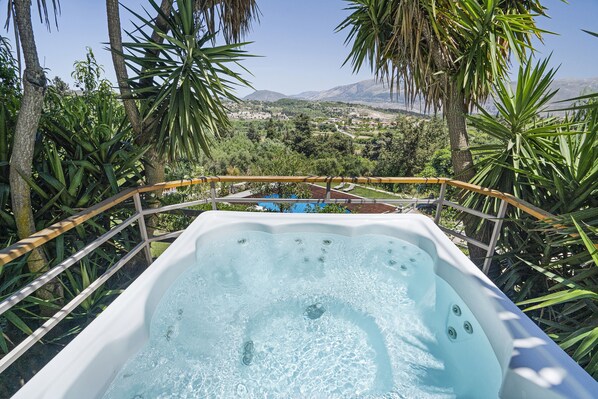 Bain à remous extérieur