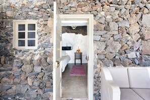 2 bedrooms, iron/ironing board, bed sheets