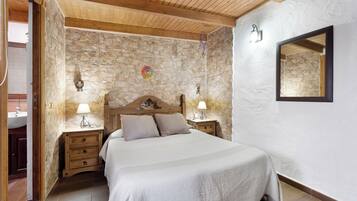 1 chambre, fer et planche Ă repasser, Wi-Fi gratuit, draps fournis