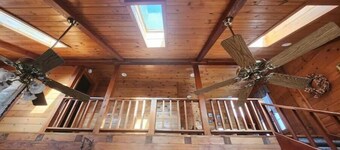 Impeccable Log Home! Large Groups Welcome! Games!