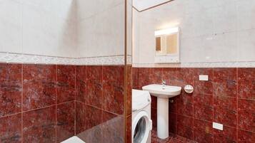 Doccia, asciugacapelli, asciugamani