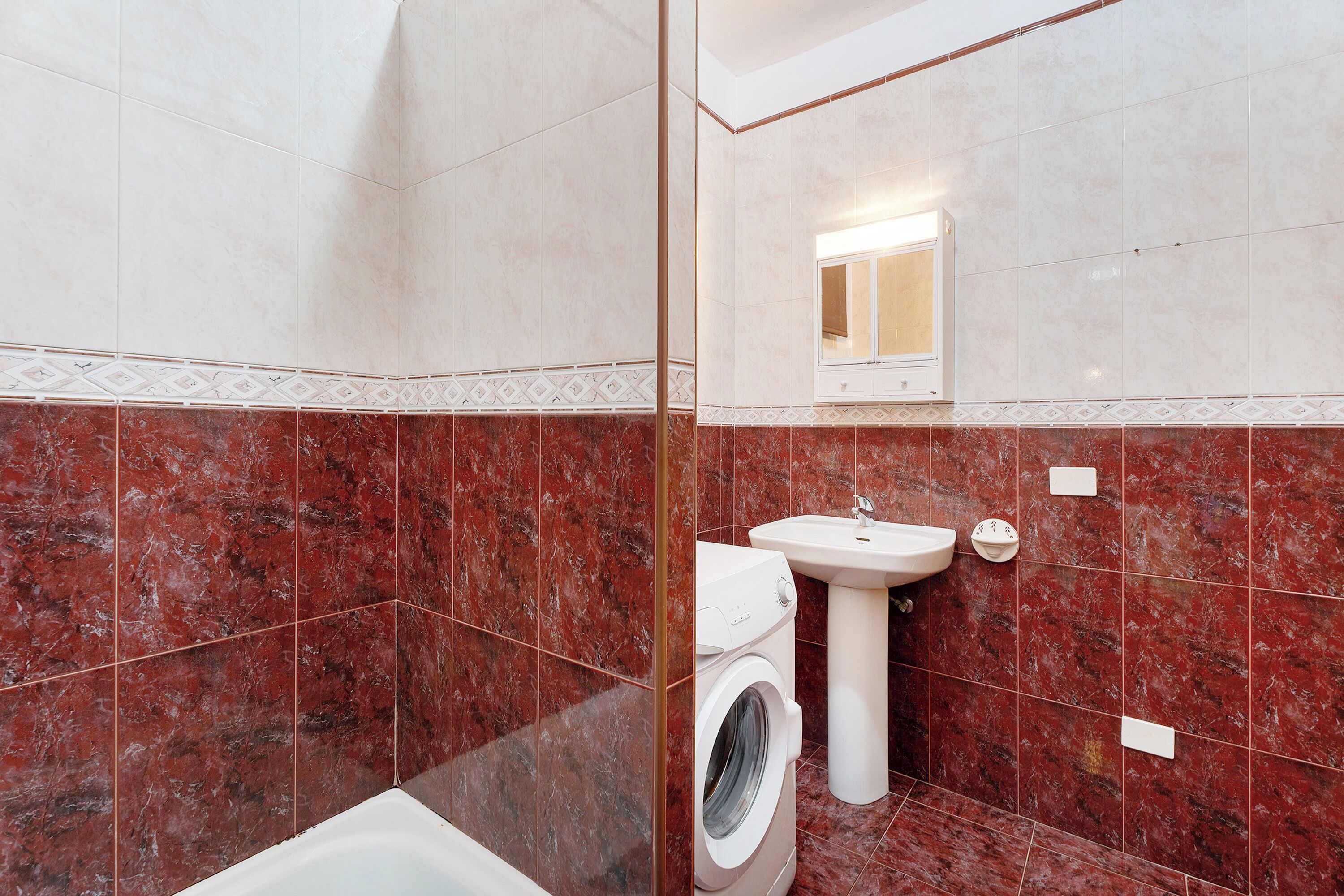 Dusch, hårtork och handdukar