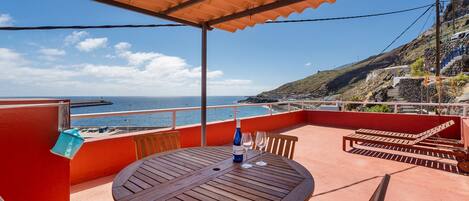 تناول الطعام بالخارج