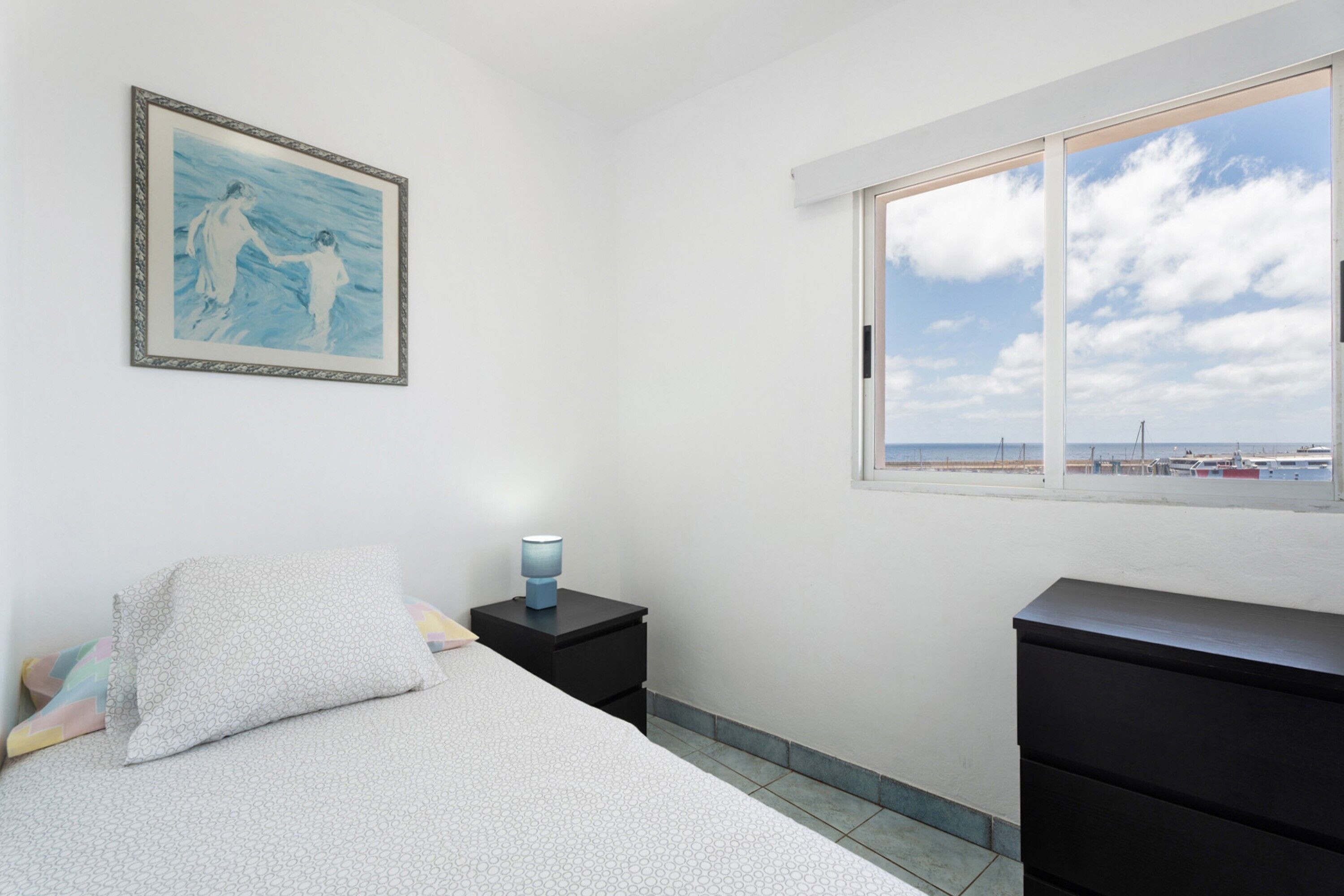 2 bedrooms, iron/ironing board, bed sheets