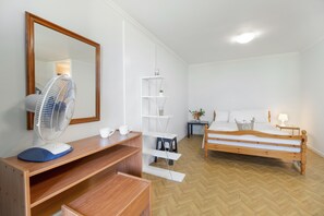 Free WiFi, bed sheets - Studio Apartment 'Kerkis Standard' with Mountain View, Wi-Fi and Air Conditioning (Lefkada)