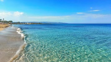 Una spiaggia nelle vicinanze