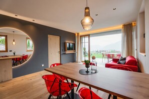 Dining - Apartment 'Valentinerhof Apt Fire' with Mountain View, Shared Pool and Wi-Fi (Eppan)