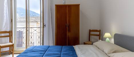 2 多间卧室、WiFi、床单