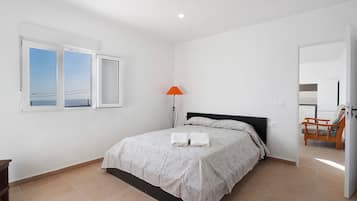 1 chambre, fer et planche à repasser, Wi-Fi gratuit, draps fournis