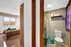 Shower, hair dryer, towels - Apartment 'Apartamento Rebeca' with Wi-Fi (Tazacorte)