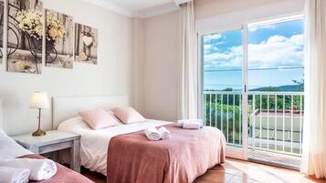 5 bedrooms, iron/ironing board, free WiFi, bed sheets