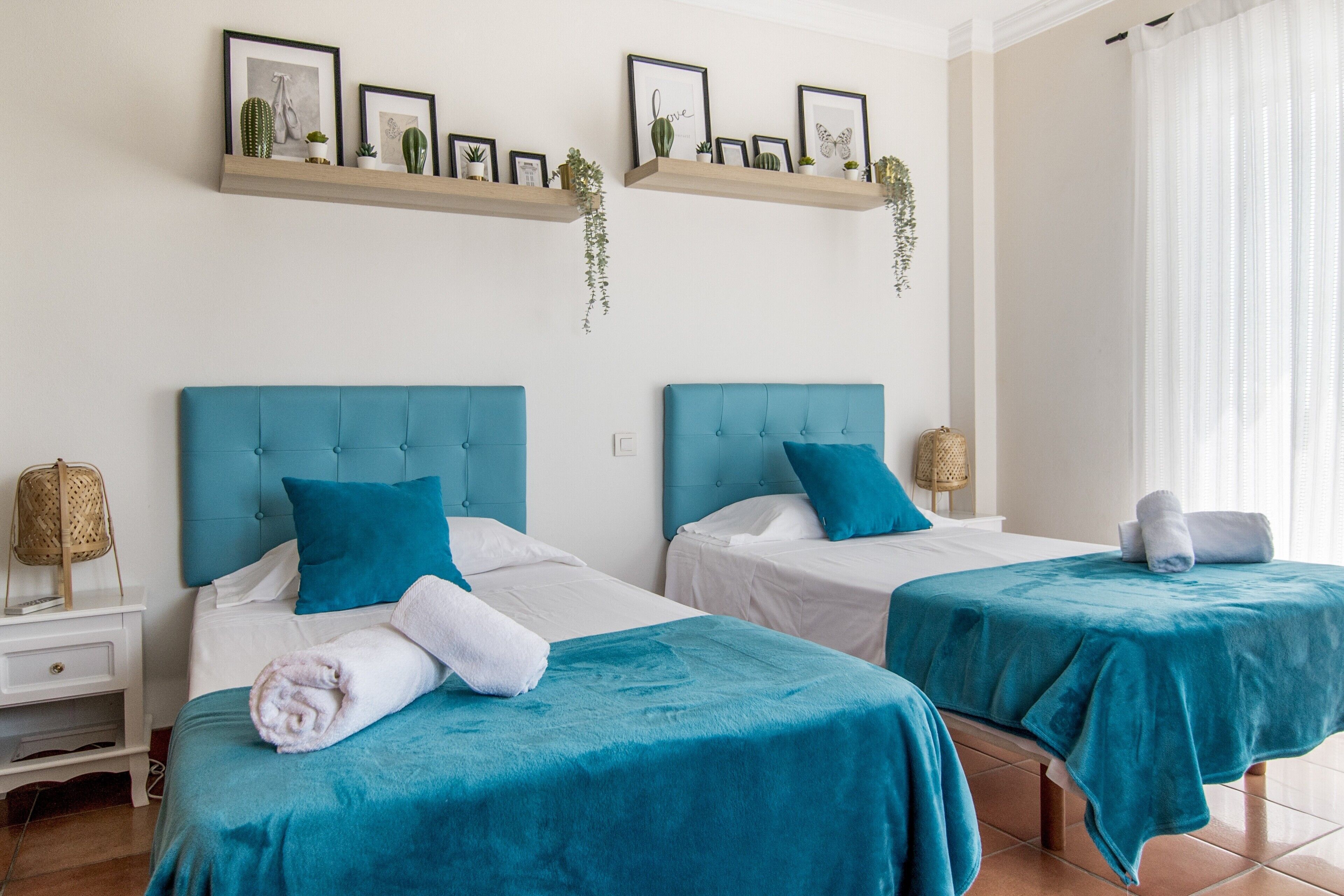 5 bedrooms, iron/ironing board, WiFi (free), bed sheets