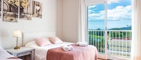 5 Schlafzimmer, Bügeleisen/Bügelbrett, kostenloses WLAN, Bettwäsche