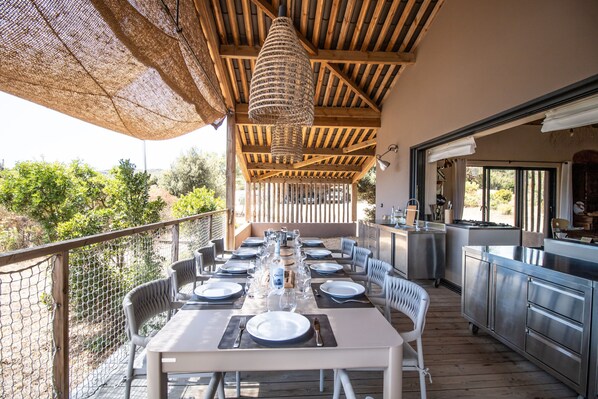Outdoor dining