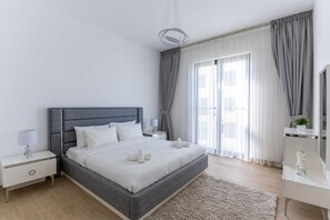 2 habitaciones, tabla de planchar con plancha, cuna de viaje y wifi 