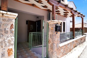 تفاصيل الفندق من الخارج