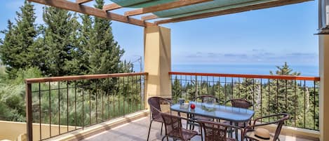 تناول الطعام بالخارج