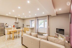 TV, table football, ping pong - L'etape de la Croisée (SAINT MARTIN LA PATROUILLE)