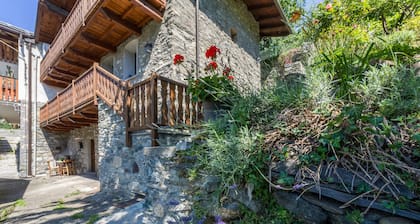 Apartment 'Il Nido Di Letizia' with Mountain View, Private Garden and Balcony